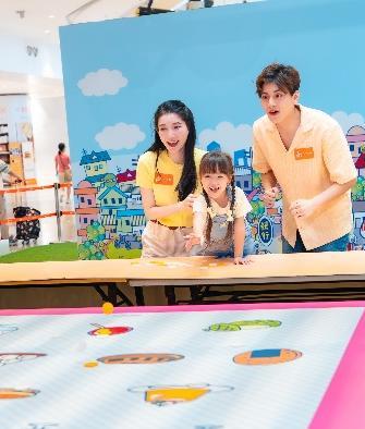 工作坊把角色內容延伸至個人化紀念品的製作。